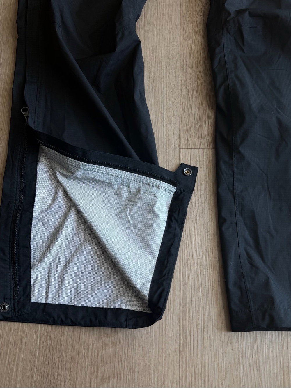 REI Co-op Women’s Hiking Rainier Rain Pants Black 2.5-layer HydroWall Size M - Picture 3 of 9